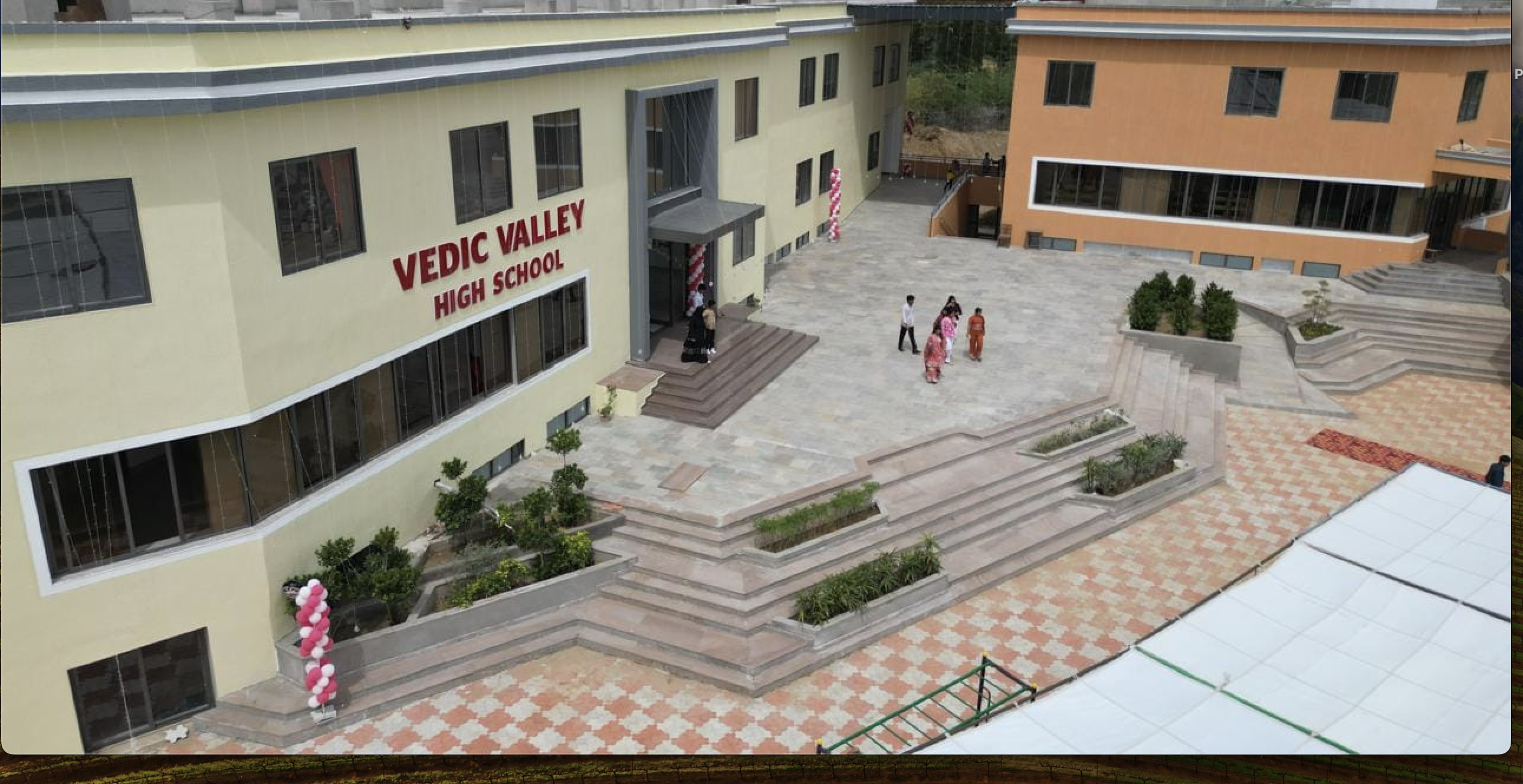 Campus Courtyard & Structure